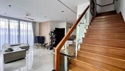 Sims Avenue (D14), Terrace #574515541